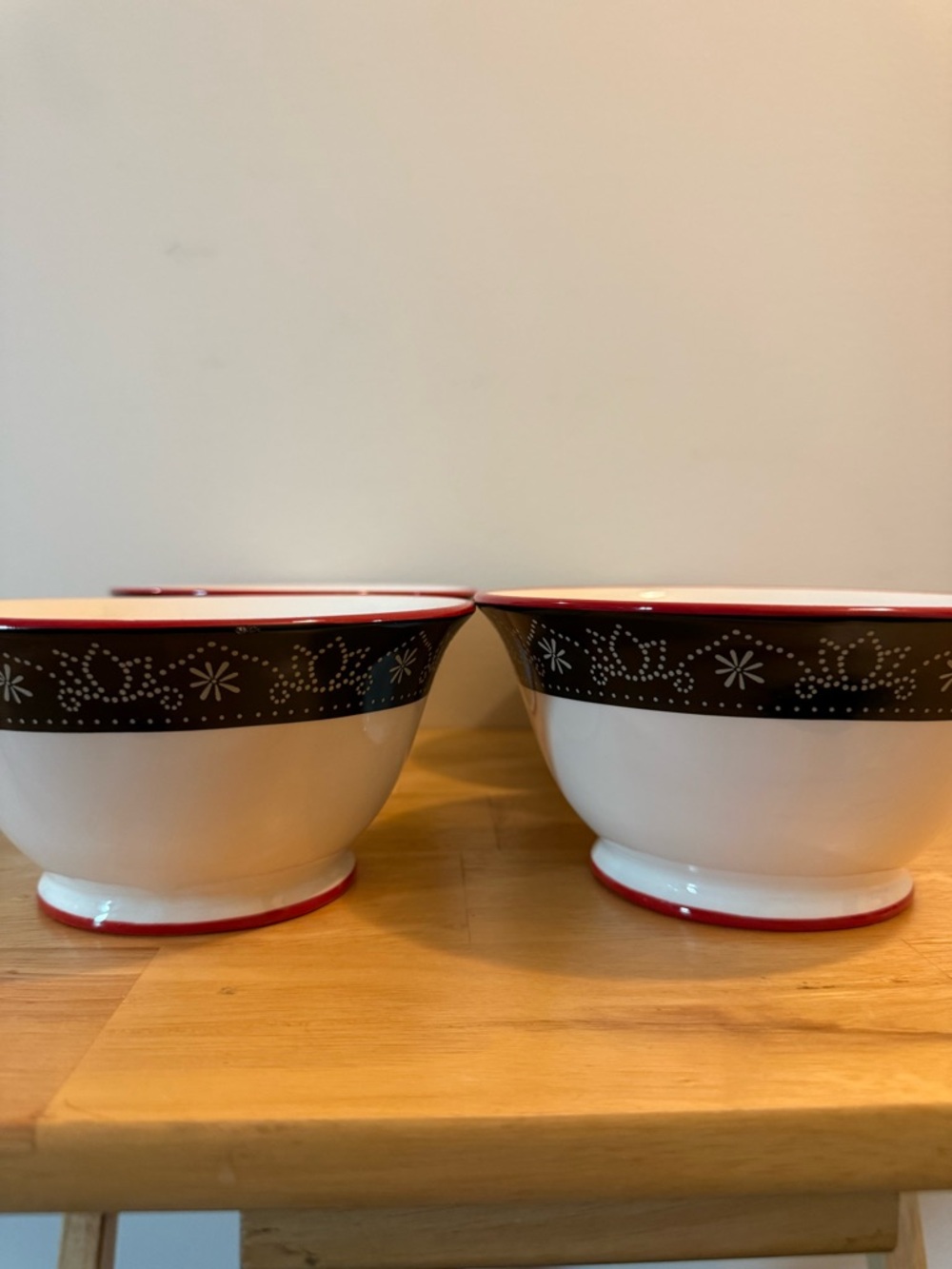 Cracker Barrel White and Red Rooster Ceramic Serving Bowls - Set of 4 - Picture 6 of 13